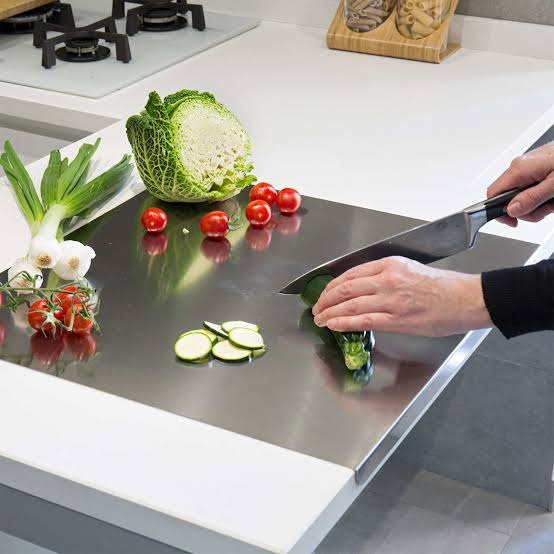 PLANCHE A DECOUPER INOX